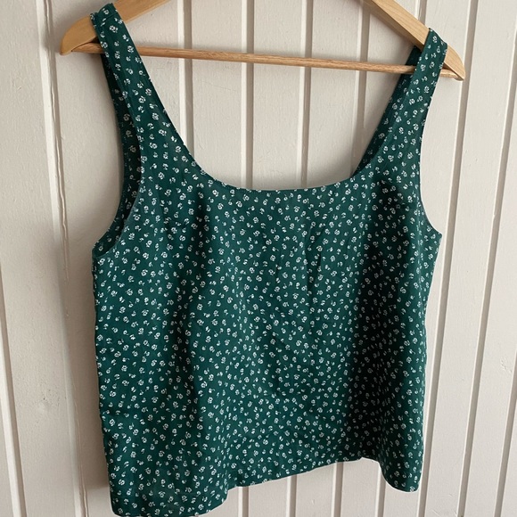 Reformation Tops - ❤️BOGO FREE Reformation green floral tank top